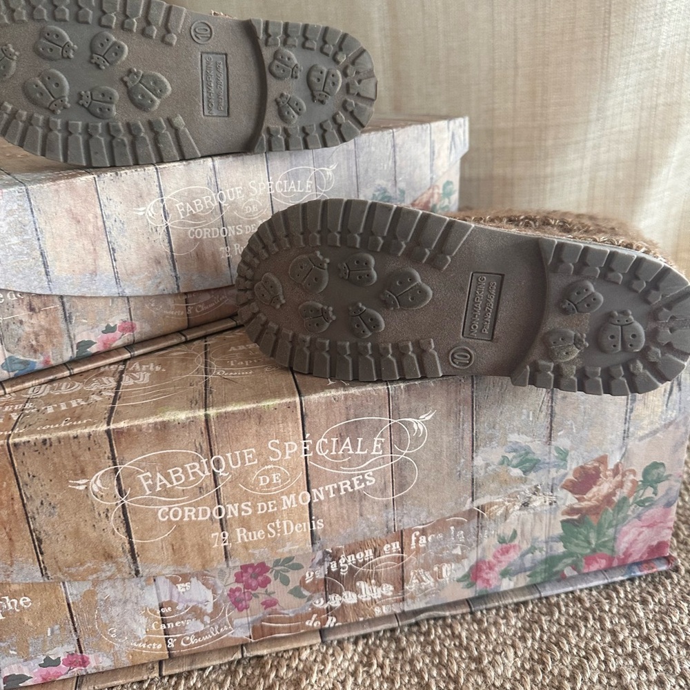 Toddler Girl’s Faux Suede & Sweater Booties - Picture 3 of 5